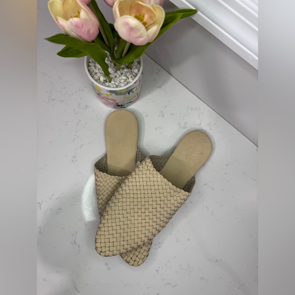 Universal Thread Cream Woven Mules